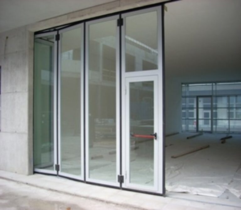 Portoni industriali a libro vetrato a Modena