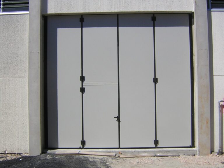 Portoni industriali senza guida inferiore a Modena